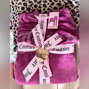 Juicy Couture Fuchsia Lounge Set